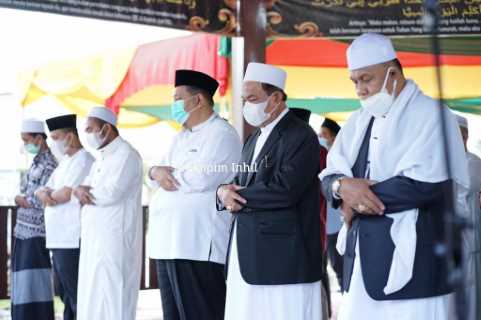 Laksanakan Shalat Idul Adha 1442 H di Pendopo, Bupati HM.Wardan, Sampaikan Berkurban Tidak Mesti Menuggu Kaya