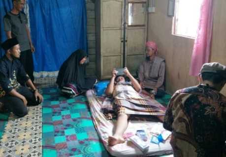 Momentum Hari Kemerdekaan, Calon Kades di Inhil ini Gelar Sunat Masal