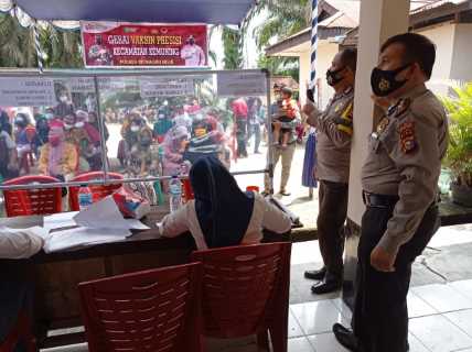 Masyarakat Antusias Ikuti Vaksinasi di Gerai Vaksin Presisi Polsek Kemuning