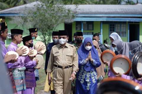 Bupati HM.Wardan didampingi Istri Hj.Zulaikhah Wardan Hadiri Pengukuhan POKJA PAUD Kec.Mandah