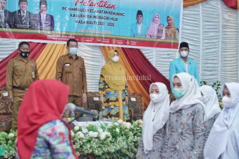Bunda PAUD Inhil Hj.Zulaikhah Wardan, S.Sos, M.E Menyaksikan Pengukuhan Pokja Bunda Paud Se-Kecamatan Kemuning