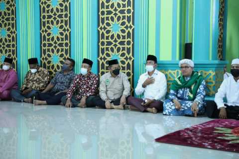 Ketua Umum KBB Riau, H.Syamsuddin Uti Halal Bi Halal Bersama KBB & LBDH Pulau Burung