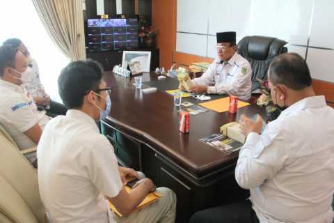 Bupati HM Wardan Terima Kunjungan Pimpinan Bulog Tembilahan, Kenalkan Produk Beras Fortivit untuk Cegah Stunting