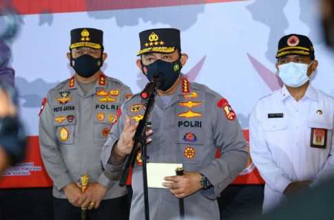 Tinjau Vaksinasi Serentak, Kapolri Ingatkan Pentingnya Vaksin untuk Hadapi Omicron