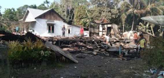 Diduga Arus Pendek Listrik, 1 Rumah di Seberang Tembilahan Terbakar