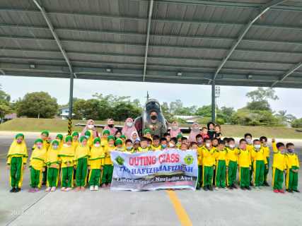 TK Quran Hafizh Hafizhah Kunjungan Outing Class ke Lanud Roesmin Nurjadin