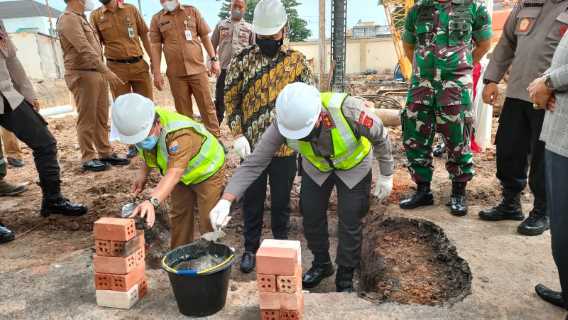 Al Haris dan A Rachmad Wibowo Letakkan Batu Pertama Gedung Siginjai Sakti Wira Bhakti Polda Jambi