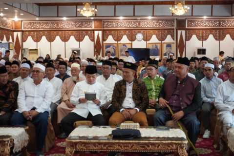 Gubernur Al Haris Konsisten Bantu Masyarakat Makmurkan Masjid
