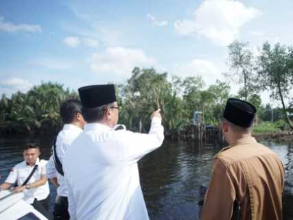 Kepemimpinan Wardan, Capai 98 persen Desa di Inhil Dialiri Listrik 24 Jam