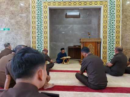 Tausiyah Ba\'da Zuhur Kejati Riau Di Isi Ustad Chairul Ichwan, S.PDI