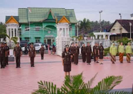 Peringati HBA ke 63, Kejari Rohil Ziarah dan Tabur Bunga di Taman Makam Pahlawan