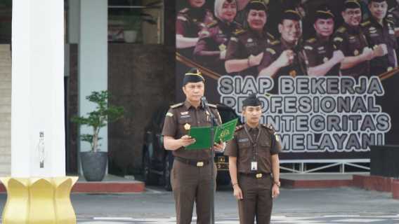 ASISTEN INTELIJEN KEJAKSAAN TINGGI RIAU MENJADI PENERIMA APEL KERJA PAGI