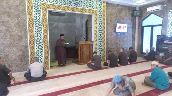 Tausiah Rutin Di Kejati Riau Di Isi Ustad Chairul