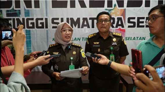 KEJATI SUMSEL BANTAH ADANYA PERMINTAAN BANNER DARI KEJARI OKI KEPADA KEPALA SEKOLAH DI KABUPATEN OKI