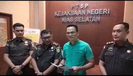EYM selaku Kejari Nias Selatan Tetapkan Wakil Direktur EYM dari CV. KBA Sebagai Tersangka dalam Perkara Dugaan Tindak Pidana Korupsi pada Pembangunan Ruang Praktik Siswa (RPS) Agribisnis Tanaman Pangan dan Hortikultura Pada SMKN-1 Gomo Tahun Anggaran 2021