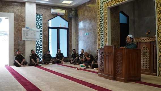 PENGAJIAN RUTIN KEJAKSAAN TINGGI RIAU OLEH USTAD SYEIKH MAULANA HUSEN AL MUQRI