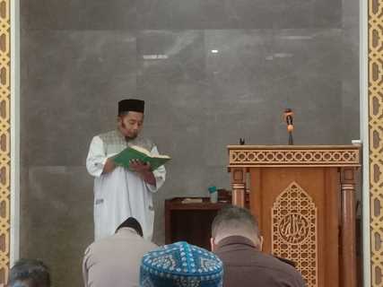 Tausiah Rutin Kejati Riau Bahas Tentang Sholat