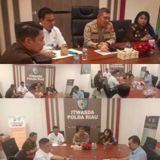 Asisten Pengawasan Kejaksaan Tinggi Riau Hadiri Rapat Satuan Tugas (Satgas) Saber Pungli Provinsi Riau