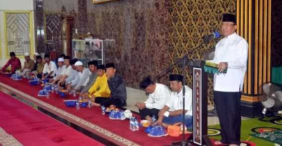 Selalu Makmurkan Masjid, Bupati Inhil Kukuhkan & Lantik Pengurus Masjid Al - Falah Sungai Guntung 