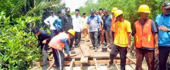 Bupati Wardan Terus Pantau & gesa Rehab Jalan Yang Sempat Viral Di Desa Igal