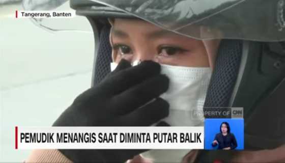 Disuruh Putar Balik Pemudik Wanita Ini Menangis