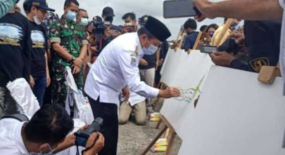 Melalui Lomba Melukis: Gubernur Jambi Al Haris Ajak Bersama-sama Menjaga Sungai Batanghari