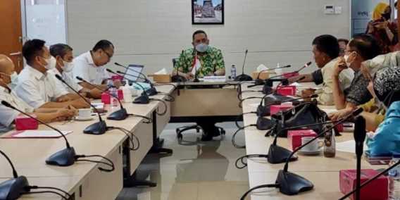 Pinto Pimpin Pansus BOT DPRD Provinsi Jambi ke PD Pasar Jaya