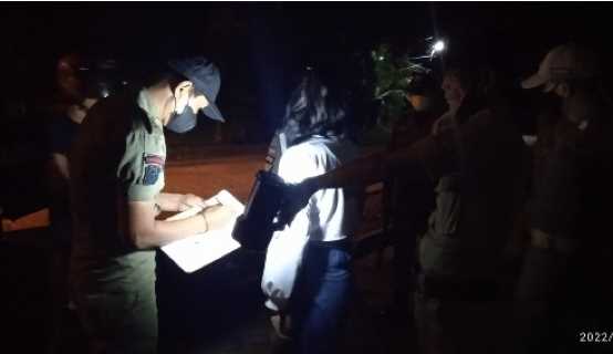 Tim URC Satpol PP Inhil Serukan Masyarakat untuk di Rumah Saja