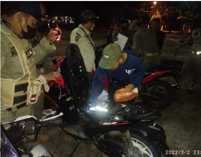Abaikan Prokes Enam Pemuda Ditegur oleh Satpol PP Inhil