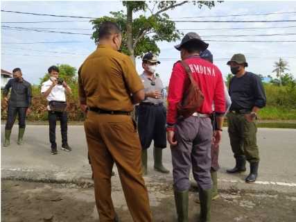 Satpol PP Inhil Ikut Gotong Royong Bersama, Bersih Bersama