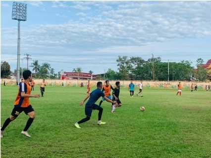 Jaga Kebugaran, Satpol PP Inhil Laksanakan Kesamaptaan Dalam Bentuk Latihan Sepakbola