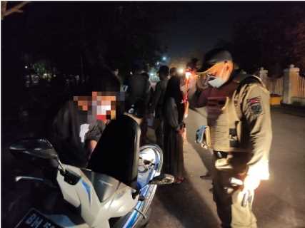 Saat Patroli Satpol PP Inhil Dapati Remaja Tak Patuhi Prokes