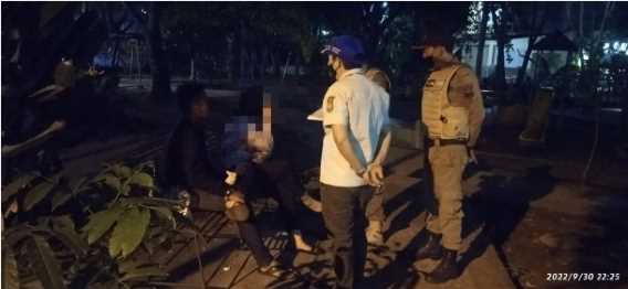 Antisipasi Gangguan, Dua Pasang Muda-Mudi Dihimbau Pulang oleh Satpol PP Inhil