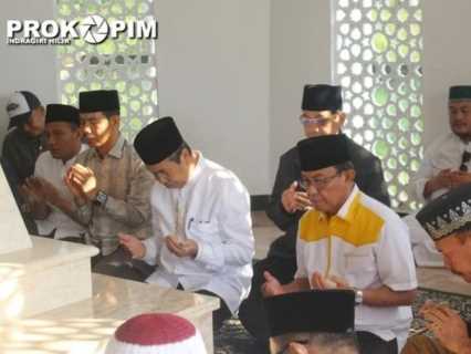 Safari Ramadhan Pemprov Riau, Bupati Inhil Dampingi Gubri Ziarah ke Makam Tuan Guru Sapat di Desa Teluk Dalam