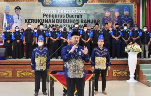 Datuk Natawarga Laksana H.Syamsuddin Uti Lantik PD KBB Kota Dumai Priode 2021 - 2026