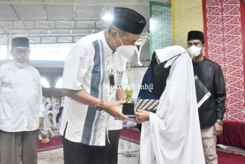 Pembagian Hadiah Lomba Gema Muharam 1443, Wabup Syamsuddin Uti Wakaf Rp 2 Juta