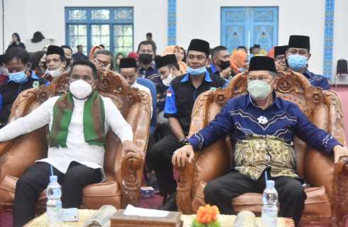 Dihadiri Bupati H.Zukri, Datuk Natawarga Laksana Ketum KBB Riau H.Syamsuddin Uti Lantik PD KBB Pelalawan Priode 2020-2025