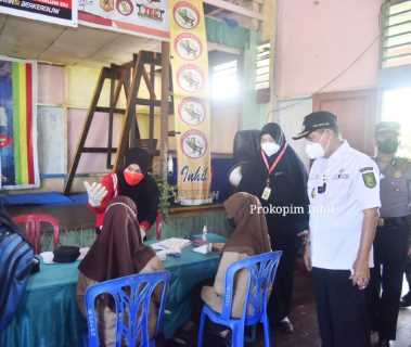 Tinjau Secara Lansung Vaksinasi dan PTM di SMP N 2 Tembilahan Hulu, Wabup Syamsuddin Uti Ajak Pelajar Berikhtiar Dengan Bershalawat