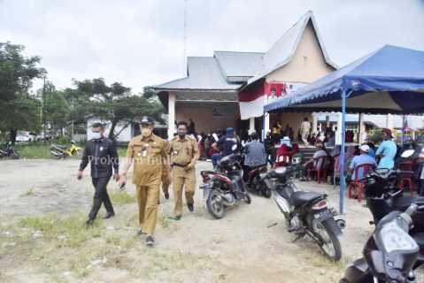 Kunjungan Ke Teluk Pinang, H.Syamsuddin Tinjau Vaksinasi Hingga Silaturahmi Bersama Seluruh Staf Kecamatan Gaung Anak Serka