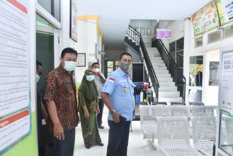 Wabup Syamsuddin Uti, Tinjau Kantor Lurah dan UPT Puskesmas Pengalihan, Pelaksanaan Vaksinasi di Enok Cukup Baik