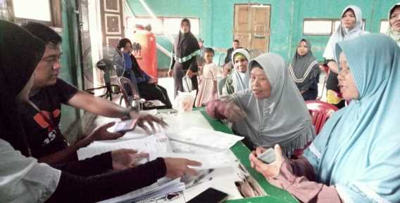 30 Warga Kemuning Muda Terima BLT BBM