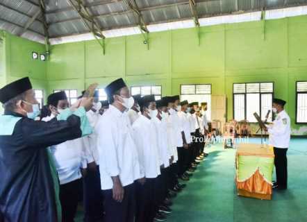 Wakil Bupati H.Syamsuddin Uti Resmikan 57 Orang Anggota BPD se-Kecamatan Tanah Merah
