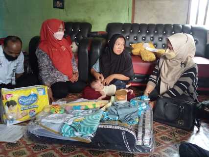 Dinsos Inhil Dengan sigap Tengani Belita Jantung Bocor bersama Kemenkes Riau